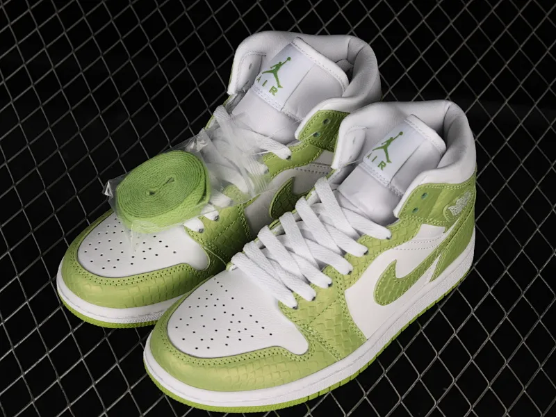 All categories Air Jordan Jordan series basketball shoes Air Jordan 1 Mid G version pure original Air Jordan 1 Mid SE "Green Python" AJ1 Joe 1 Green Snake DV2959-113
